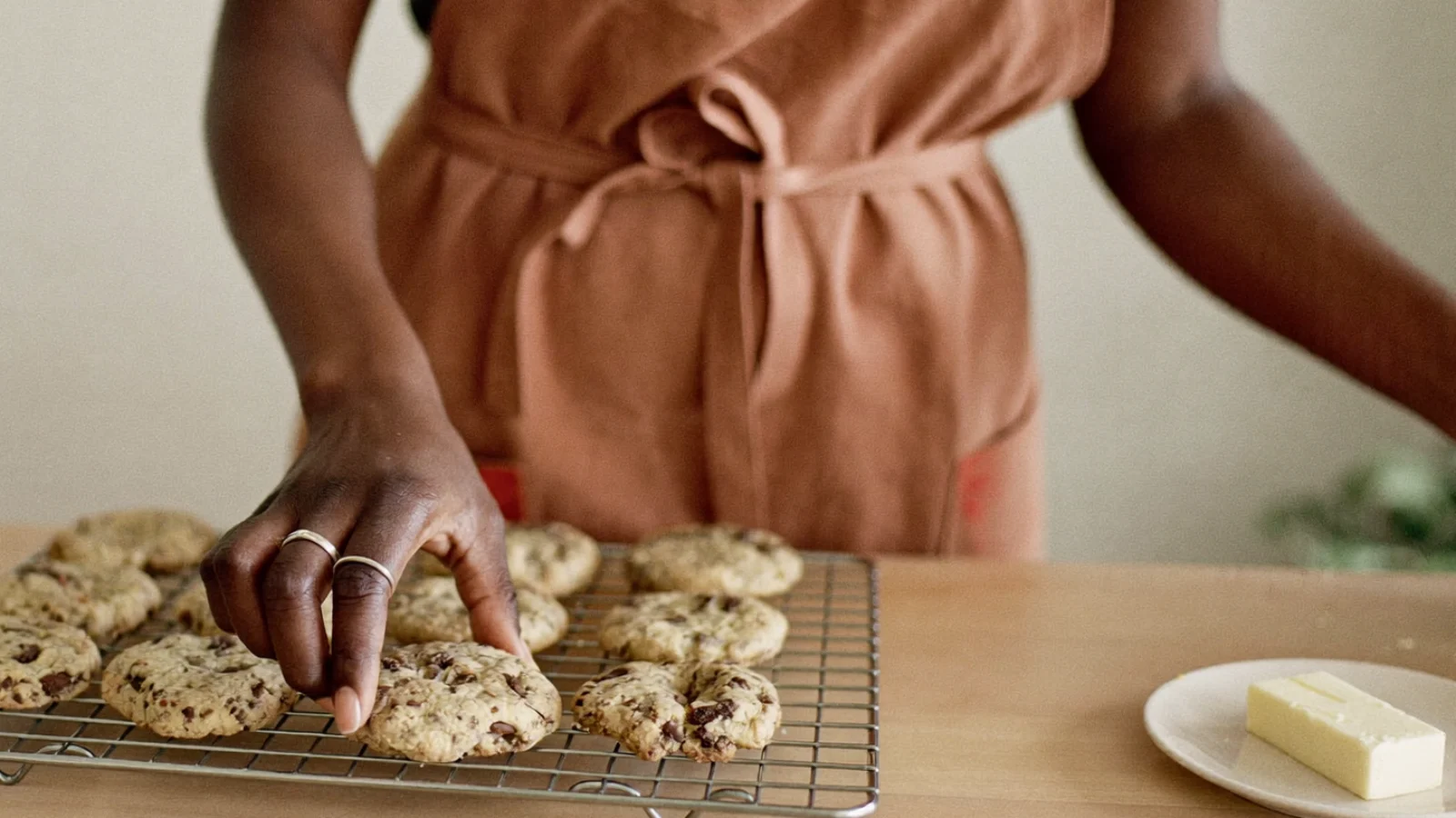 How to Make Edibles at Home: A Simple Beginner’s Guide (Gummies, Brownies & More)